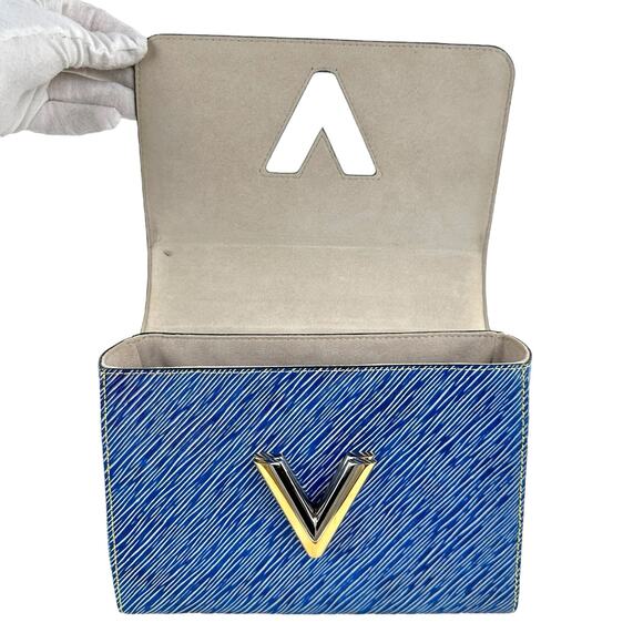 Louis Vuitton Epi Leather Twist Chain Shoulder Bag - Picture 8 of 11